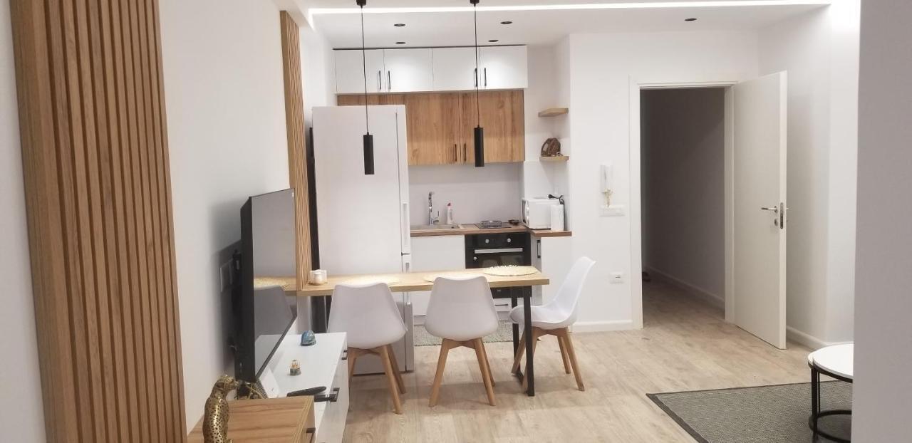 White Apartment Τίρανα Εξωτερικό φωτογραφία